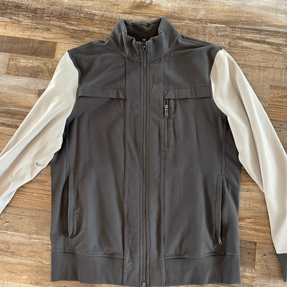 Men’s Lululemon Full Zip. Size XL